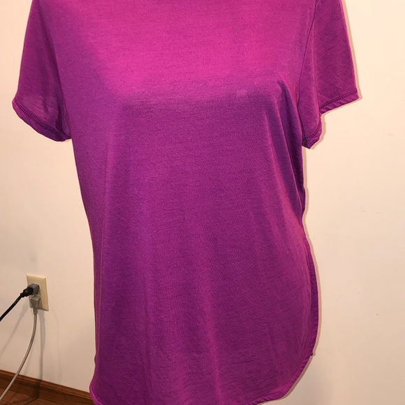 🧘🏼‍♀️ Fuchsia Athletics Works Top 🧘🏼‍♀️ - Picture 2 of 5